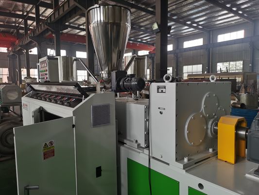 Hot Die 37Kw Twin Screw Extruder Plastic Pelletizing Making Machine With Knife Cutting