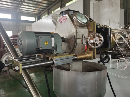 Hot Die 37Kw Twin Screw Extruder Plastic Pelletizing Making Machine With Knife Cutting